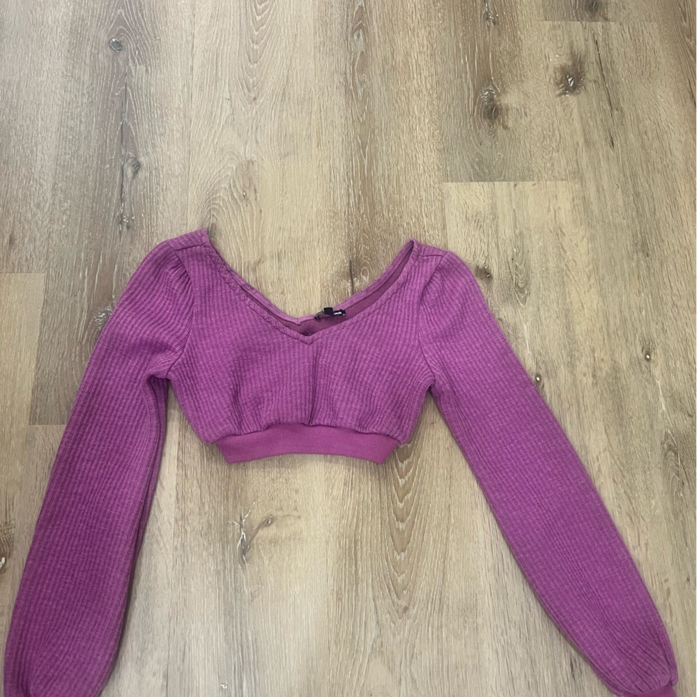 FN crop sweater